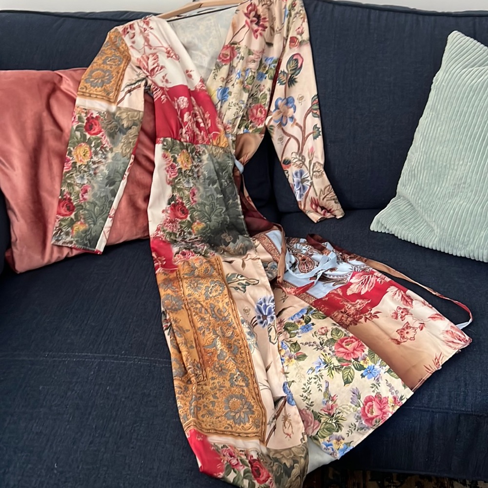Zara floral patter wrap dress size medium.